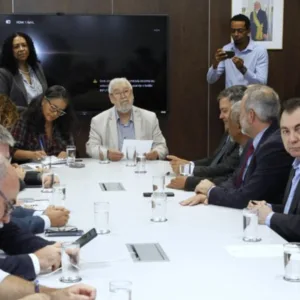 Governo anuncia reajuste de 17,5% no auxílio-alimentação de servidores federais