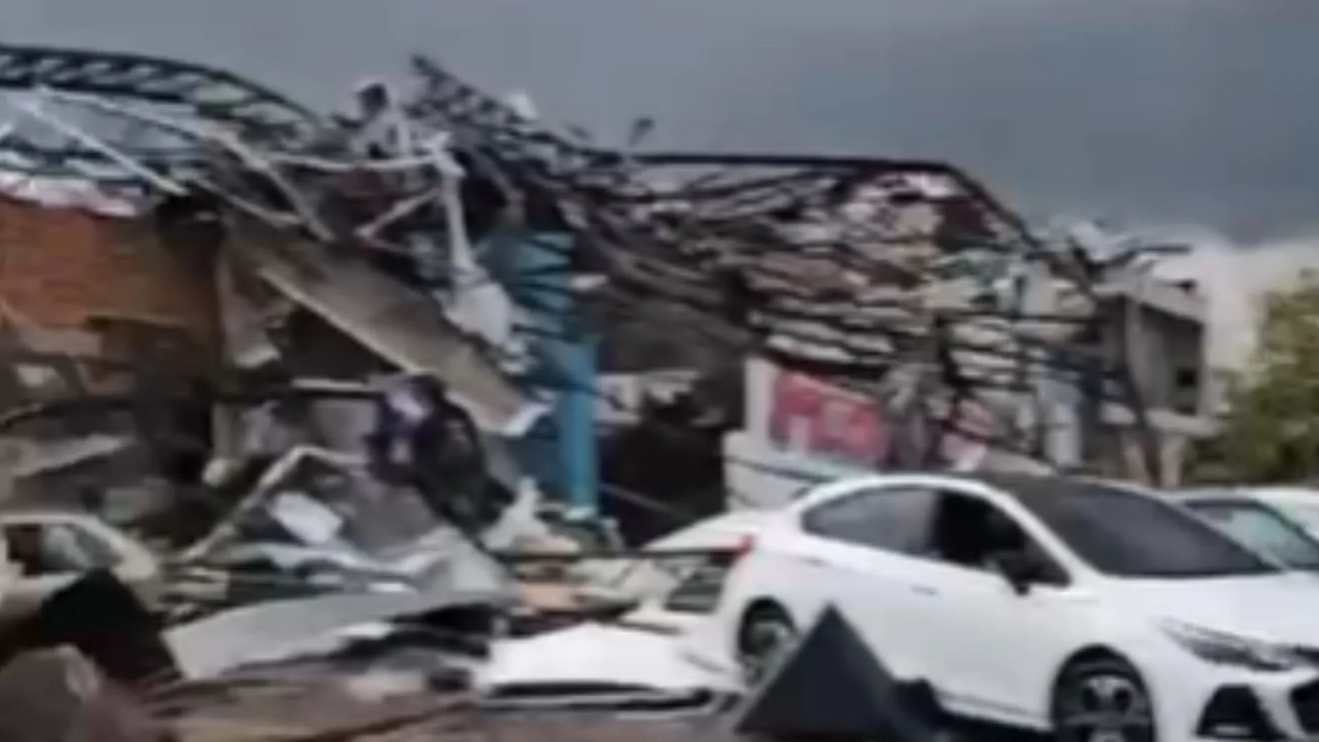Imagens mostram destruição após passagem de tornado em Rio Bonito do Iguaçu – Imagem: redes sociais