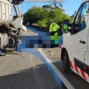Homem morre e outro fica ferido em colisão entre caminhões na BR-101 na Grande Florianópolis | Imagem: Ricardo Pastrana/GMF