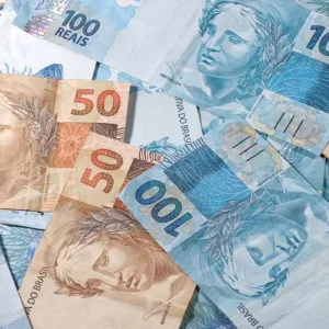 Mais de 4,7 milhões de catarinenses devem receber o 13º salário até o fim de 2025