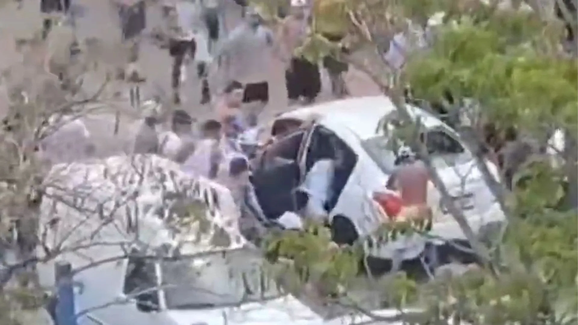 Motorista tem carro danificado por torcedores do Avaí e desabafa: ‘não paguei nem a primeira parcela’  | Foto: divulgação. 