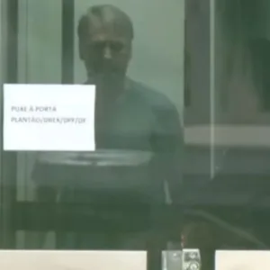 Mesmo preso, Bolsonaro recebe mais de R$ 100 mil por mês; veja de onde vem o dinheiro | Foto: reprodução / SBT News 