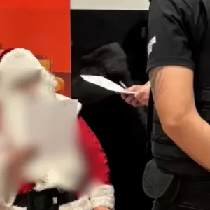 Papai Noel de shopping é preso em Lages por estupro de vulnerável | Foto: reprodução PCSC 