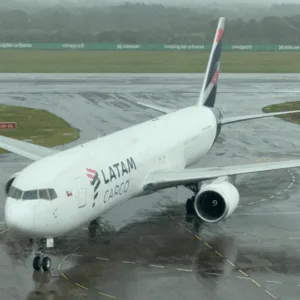 Navegantes recebe o primeiro cargueiro internacional e maior avião já pousado no aeroporto | Imagem: Valéria Berti/ Ascom