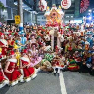 FOTOS: confira como foi a abertura do 'Viva o Natal BC' em Balneário Camboriú