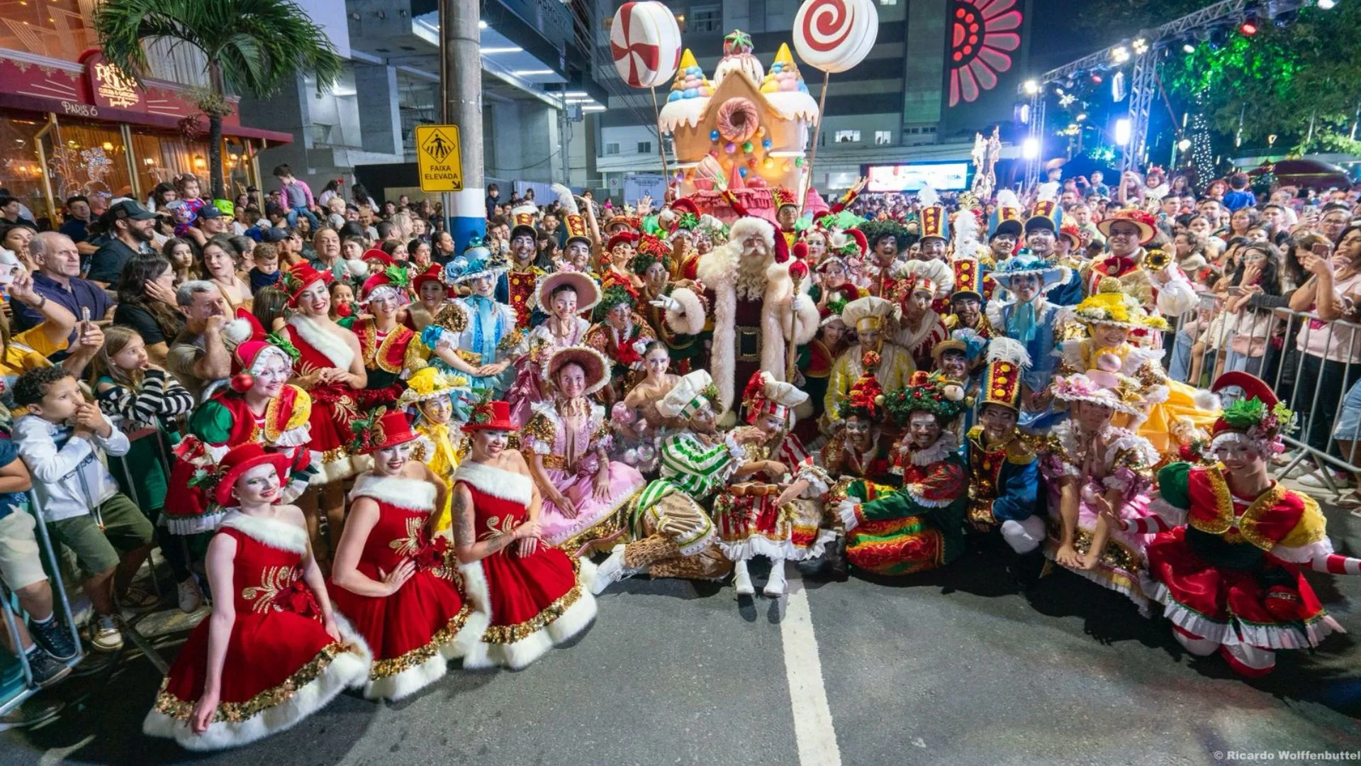 FOTOS: confira como foi a abertura do ‘Viva o Natal BC’ em Balneário Camboriú | Foto: Prefeitura de Balneário Camboriú/Reprodução