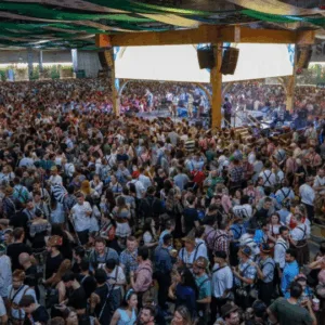 Oktoberfest Blumenau 2025 encerra edição histórica com público recorde e reforço em segurança | Foto: Giovanni Silva/PMB

