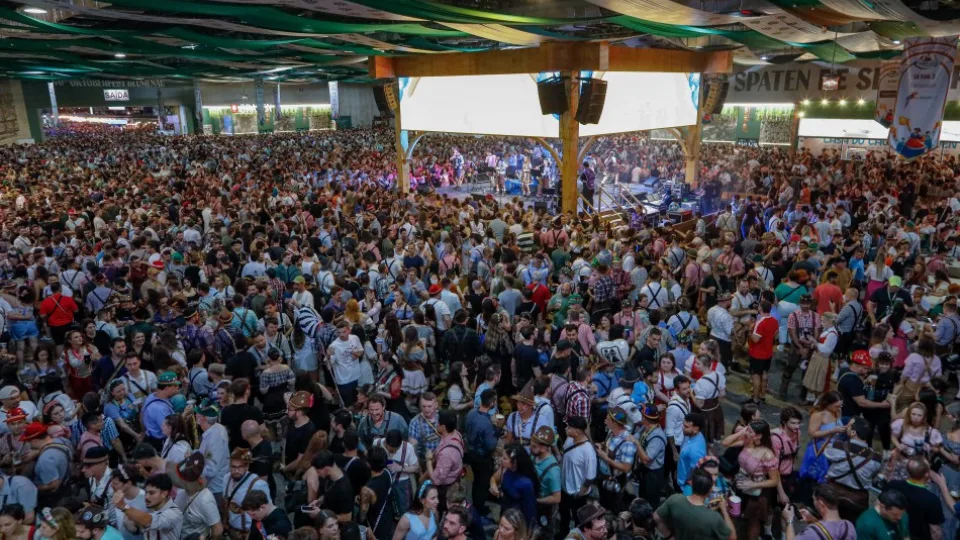 Oktoberfest Blumenau 2025 encerra edição histórica com público recorde e reforço em segurança | Foto: Giovanni Silva/PMB
