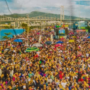 Parada LGBTI+ de Florianópolis 2025 terá participação de Rita Cadillac
