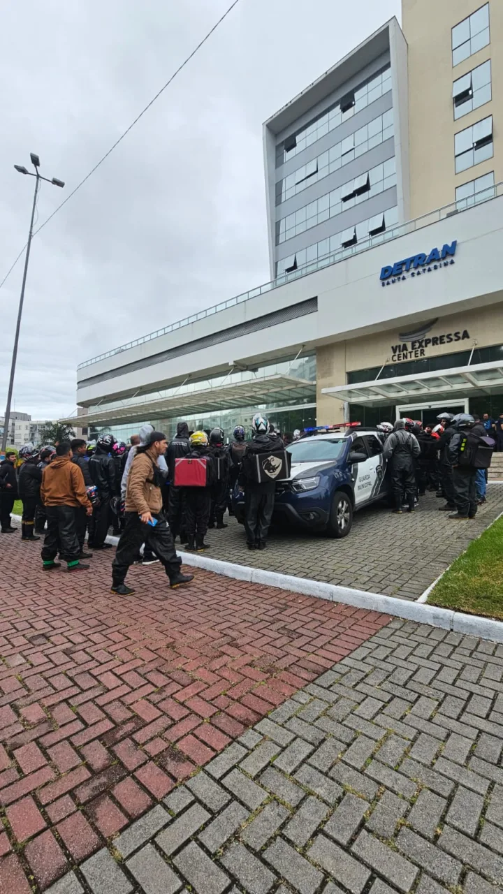 Prazo para cumprimento da Lei Federal que regulamenta atividade de motofretistas e mototaxistas é prorrogado (2)