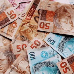 A maior parte dos pagamentos no Brasil é programada para cair até o quinto dia útil. | Foto: Canva 