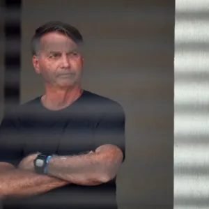 STF analisa prisão preventiva de Bolsonaro nesta segunda | Foto: Reuters/Adriano Machado, via SBT News