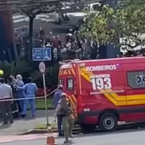 Trabalhador morre após cair de estrutura de prédio em construção em Blumenau; dois ficam gravemente feridos | Imagem: CBMSC/Cedidas