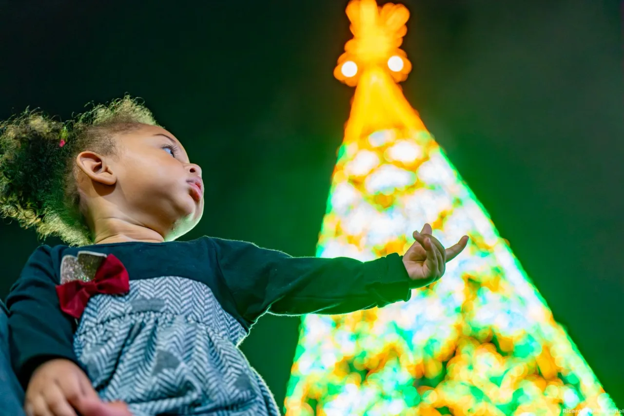FOTOS: confira como foi a abertura do 'Viva o Natal BC' em Balneário Camboriú