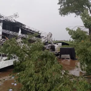 Estrutura desaba durante festa universitária e deixa um homem morto