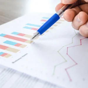 35% dos brasileiros dizem ser de direita e 22% de esquerda, revela Datafolha