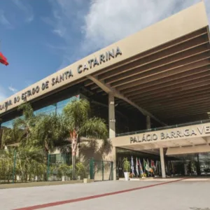 Depois da Alesc aprovar o fim das cotas raciais nas universidades de SC, o que muda?