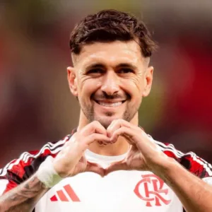 Arrascaeta supera Messi e conquista o Rei da América 2025