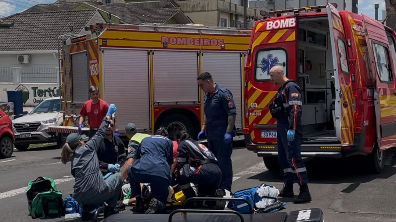 Atropelamento deixa idoso em estado gravíssimo no Centro de Lages | Foto: Handerson Souza