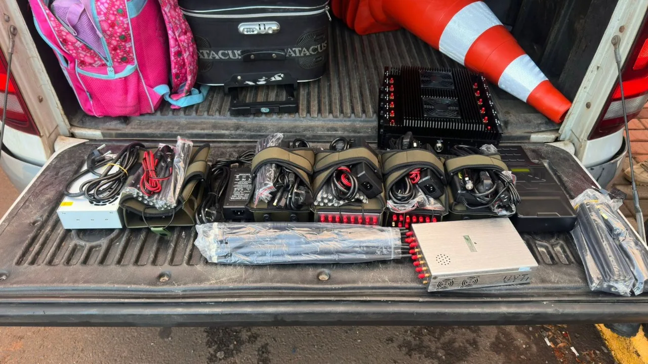 Carga de bloqueadores de celulares é interceptada e apreendida em Santa Catarina – Foto: PCSC / Divulgação