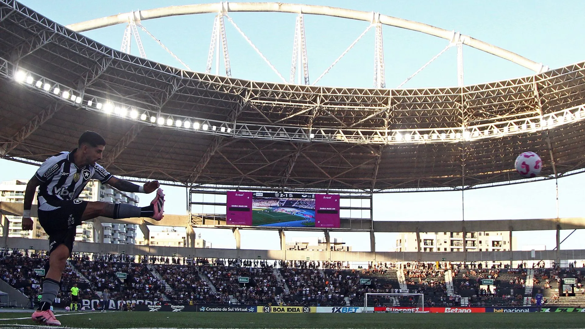 Clubes da Série A divulgam nota conjunta em defesa do gramado sintético.| Foto: Vítor Silva/Botafogo/Divulgação