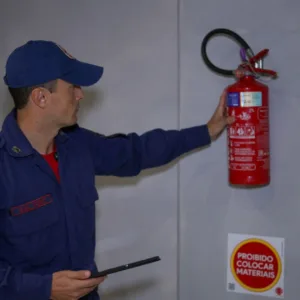 Corpo de Bombeiros de SC encerra 2025 com número recorde de aprovações contra incêndio