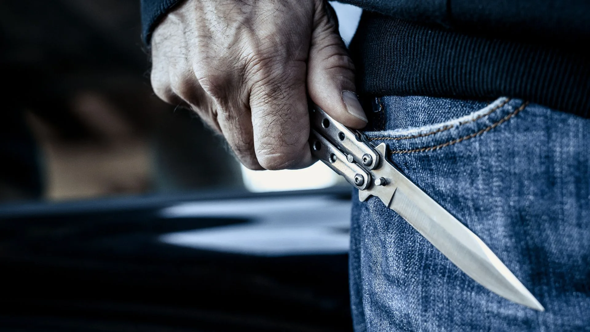 Durante discussão, mulher é morta a facadas por ter ido a um bar | Foto: Canva | Reprodução