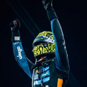 F1 Norris abandona o quatro e passa a correr com o número 1 em 2026