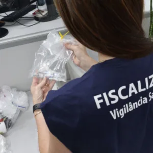Fiscalização flagra loja de roupas vendendo canetas emagrecedoras clandestinas em Joinville