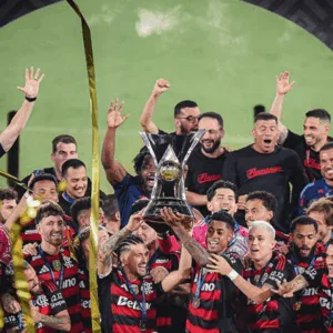 Flamengo derrota Ceará e coroa ano mágico com título Brasileiro