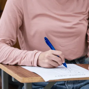 Fuvest 2026 divulga lista de aprovados para segunda fase  | Foto: Canva