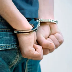 Homem que tentou matar companheira na frente do filho é condenado em SC