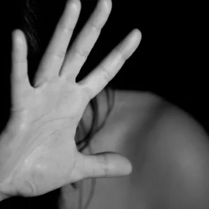 Homem é preso em Curitibanos por descumprir medida protetiva e ameaçar ex-companheira | Imagem ilustrativa