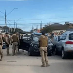 Homem morre em confronto com a polícia após fuga em Joinville