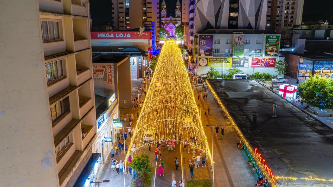 Lages acende luzes e revive o Natal FelizCidade com Túnel Encantado | Foto: Marlon Sá Molim