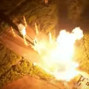 Lançamento do Foguete de Alcântara dá errado e explode; veja imagens | Foto: reprodução / SBT News 