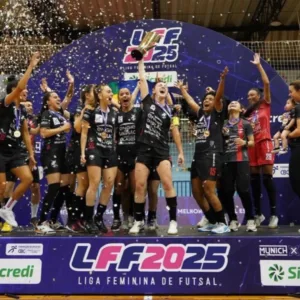 Leoas da Serra conquistam título inédito da Liga Nacional de Futsal Feminino.| Foto: Mauricio Mateus Moreira / Divulgação / Redes Sociais