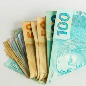 Lula aprova reajuste do salário mínimo para 2026 | Foto: Canva | Reprodução