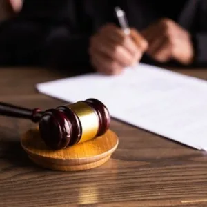 Mãe do menino de 4 anos levado morto ao hospital em Florianópolis, se torna ré em processo | Foto: Banco de Imagens | Pexels