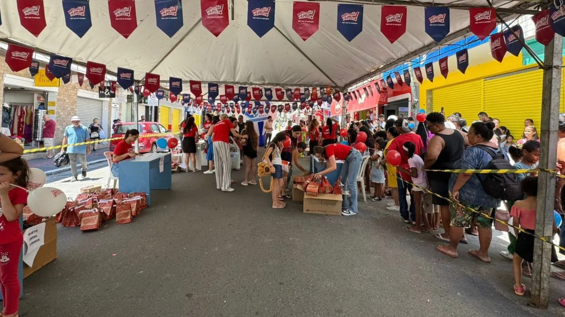 Iniciativa social doa 500 óculos de grau e ajuda a combater à evasão escolar em SC | Foto: divulgação. 