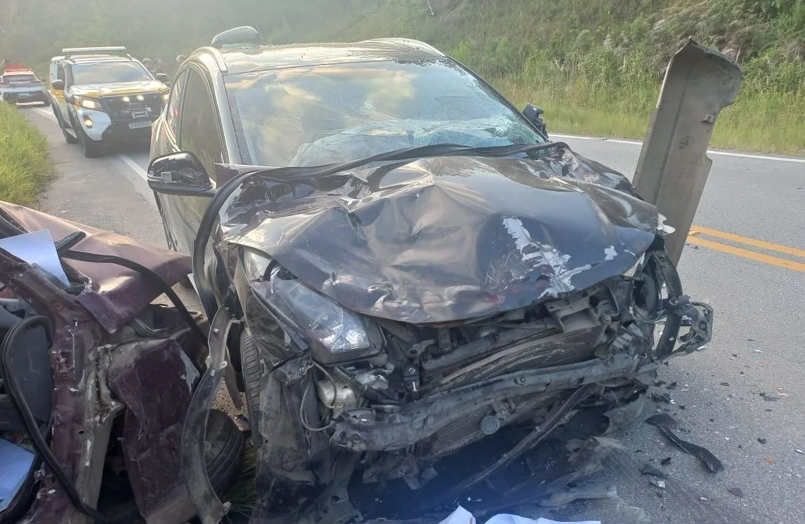 Mulher morre em colisão entre dois carros na SC-350 (1)