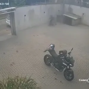 Mulher reage a assalto e troca tiros com bandidos em Içara | Foto: reprodução / Redes Sociais 