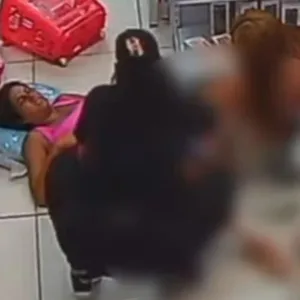 Mulher realiza parto no meio de loja de artigos de bebê; veja vídeo