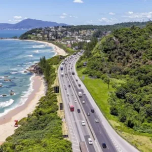 Operação Verão prevê aumento de até 75% no trânsito em SC e no Paraná