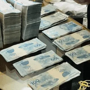 PF encontra mais de R$ 400 mil em espécie na casa de Sóstenes Cavalcante (PL) | Foto: Divulgação/PF, via SBT News