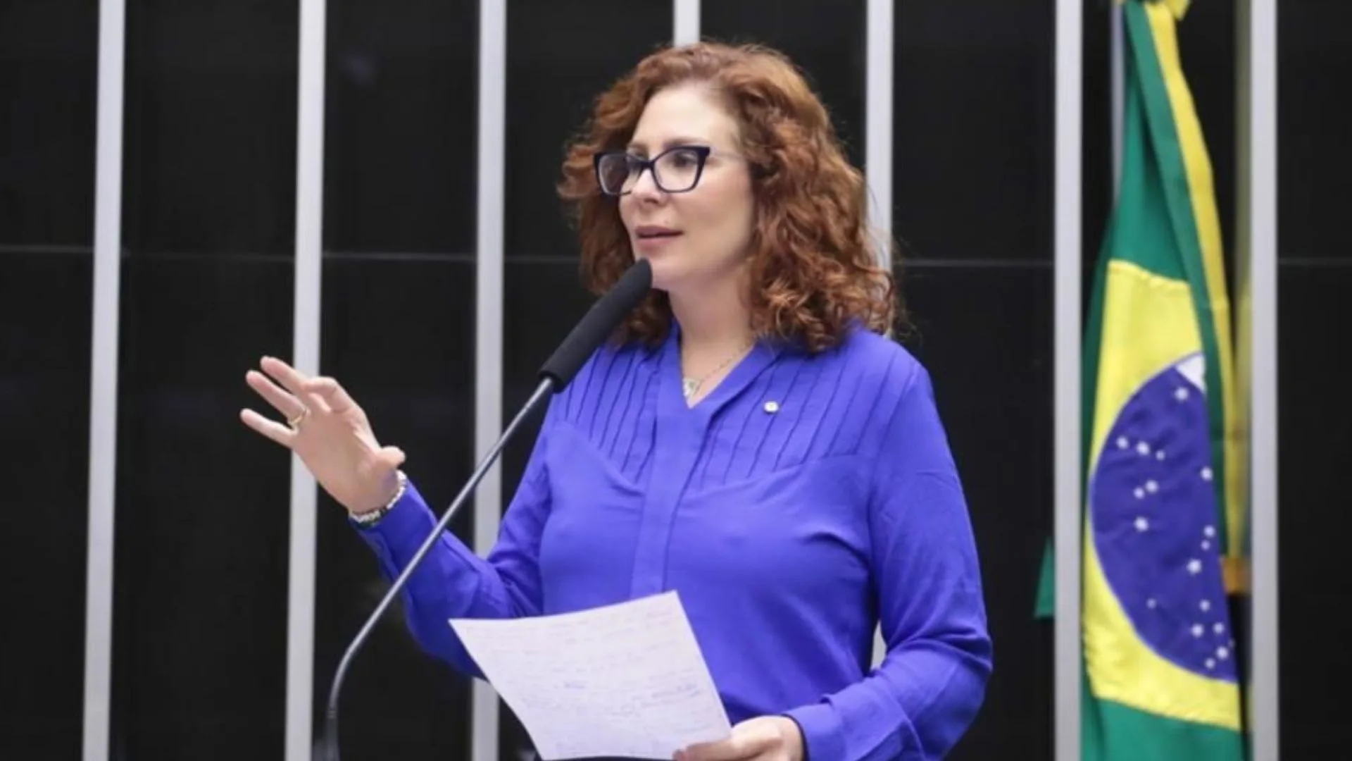 Carla Zambelli perde mandato por ordem do STF; suplente deve assumir – Imagem: reprodução/ SBT News