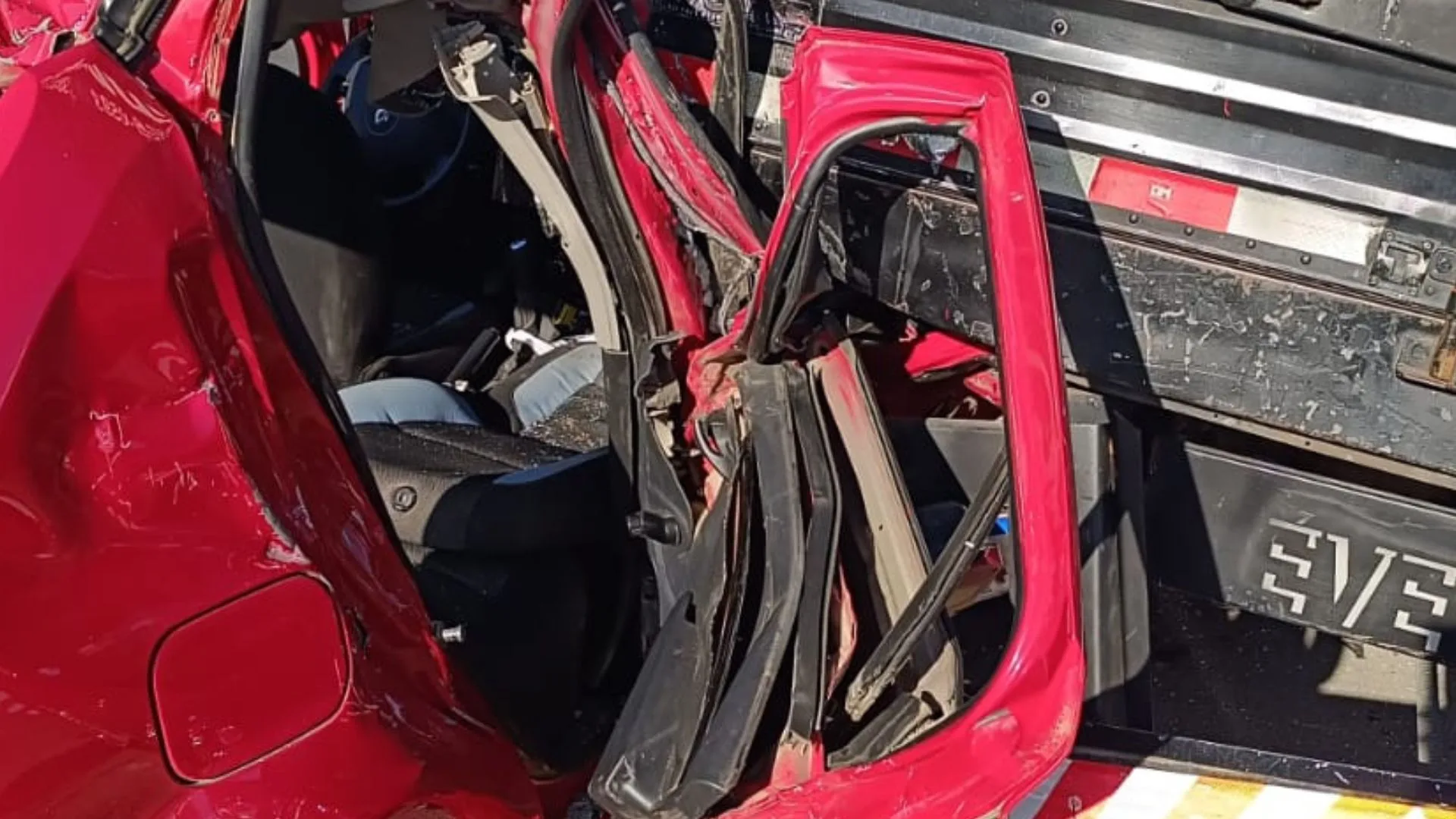 Grave colisão entre carro e caminhão deixa três feridos na BR-470 – Imagem: reprodução/ CBMSC