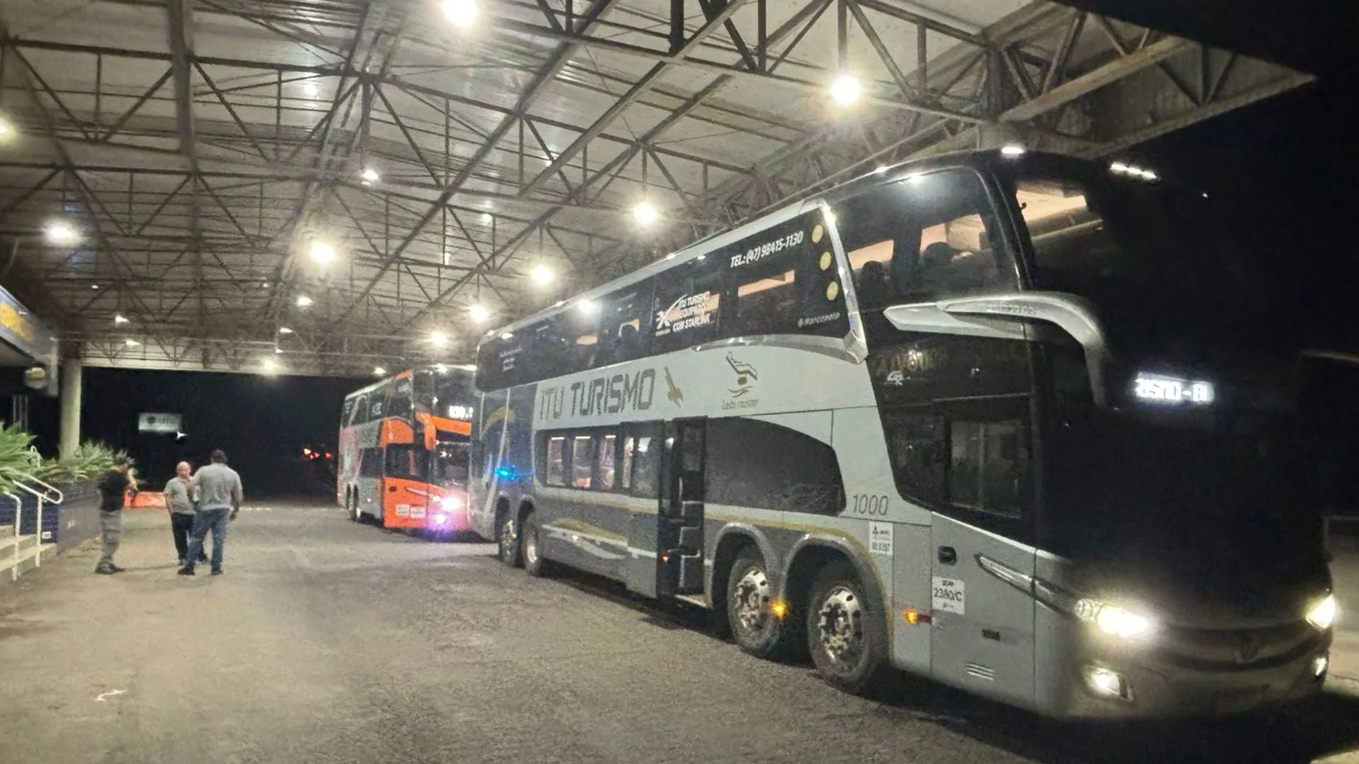 PF intercepta ônibus com 125 argentinos em entrada irregular no Brasil | Foto: divulgação PRF 
