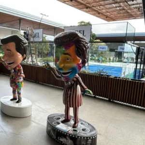 Caravana Silvinho desembarca em Florianópolis com 45 réplicas de Silvio Santos