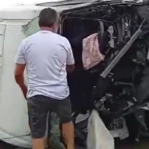 Grave acidente na BR-282 causa bloqueios e deixa motorista em estado grave